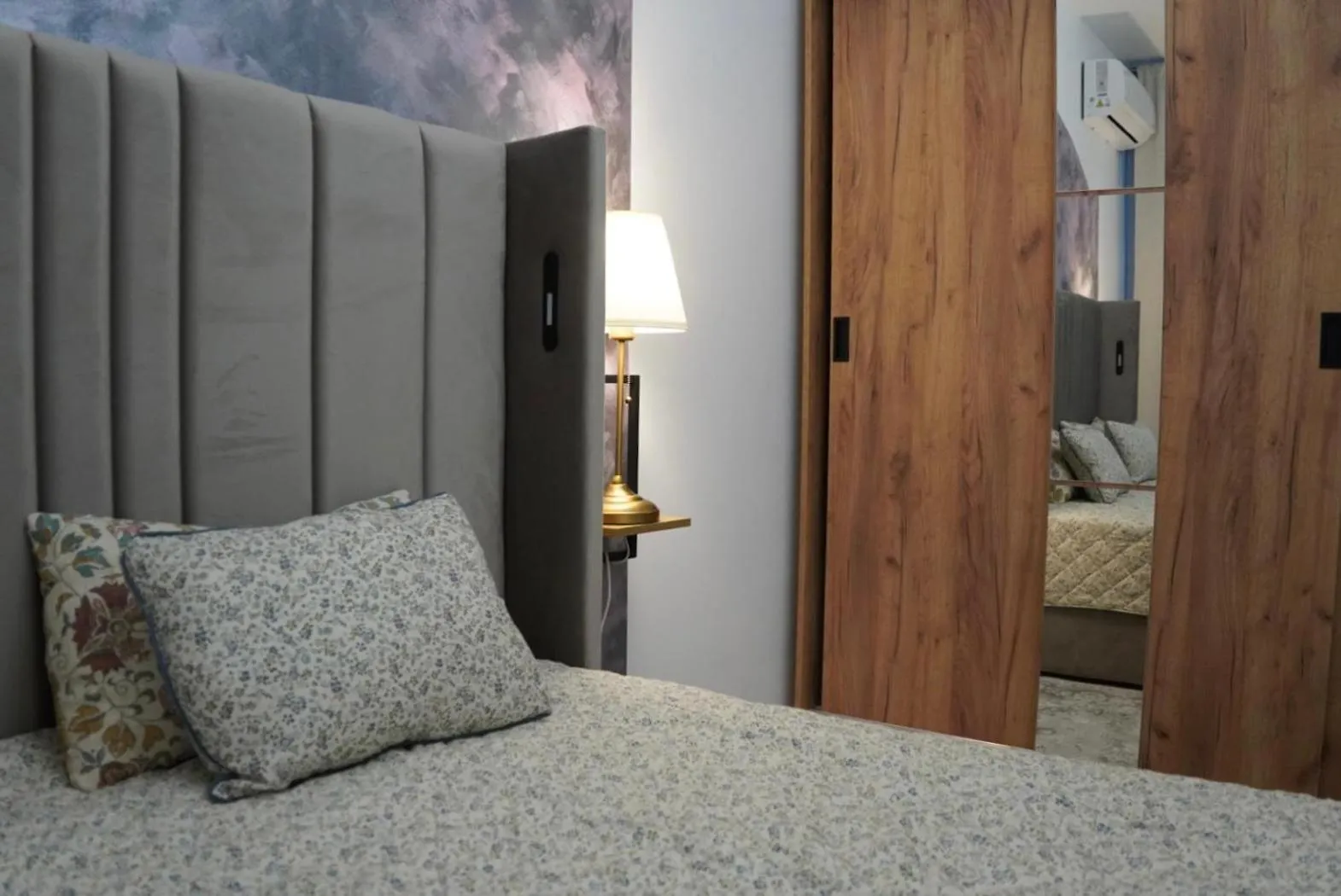 Invictus Residence Bucureşti 0*,  România